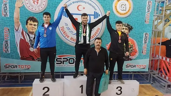 Pamukkale Belediyespor'un haltercisinden bir madalya daha