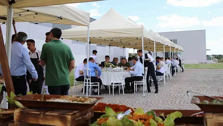 Perakendeciler Gedik Piliç'in son teknolojiyle donatılmış tesislerine hayran kaldı