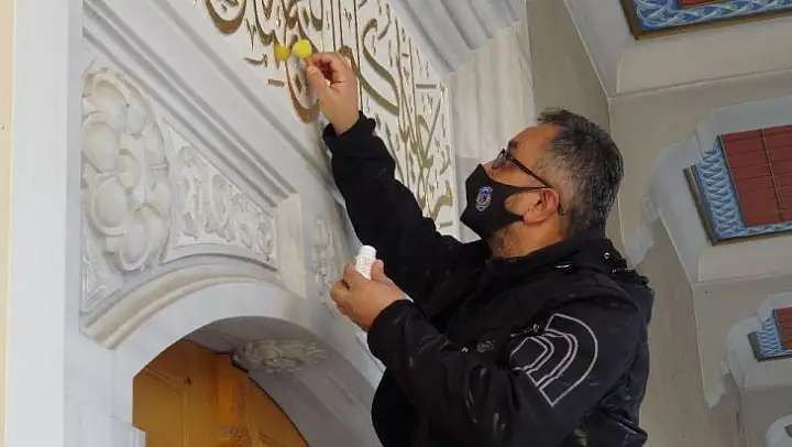 Polis memuru sanatçı