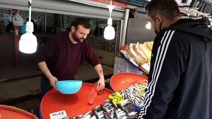 Ramazan ayının ilk günü Bandırma balık hali boş kaldı