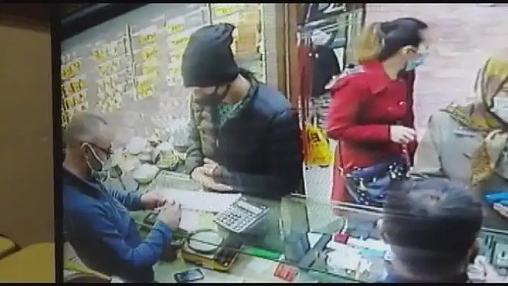 Sahte altın bozdurmak istedi, polisten kaçamadı