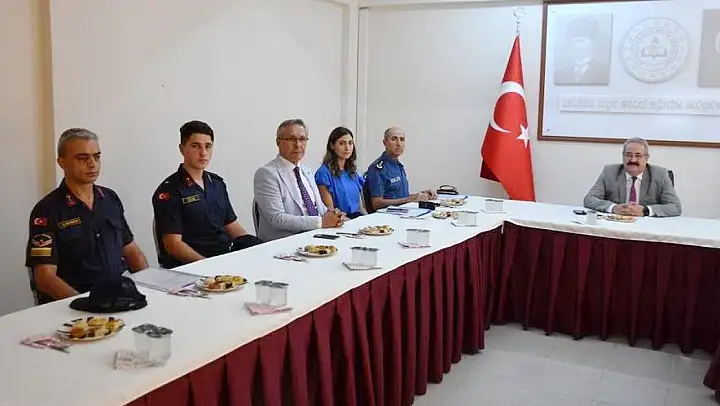 Salihli'de 'Okul Güvenliği' toplantısı yapıldı