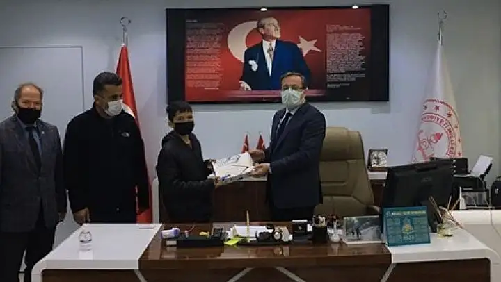 Şaphane'de öğrencilere tablet bilgisayar dağıtımı