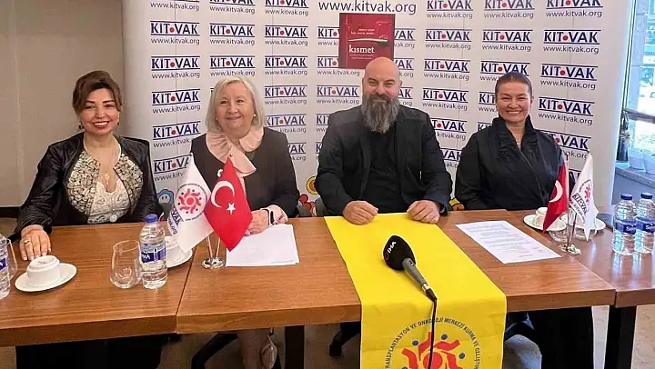 Şarkılarını kanser hastası çocuklara bağışladılar