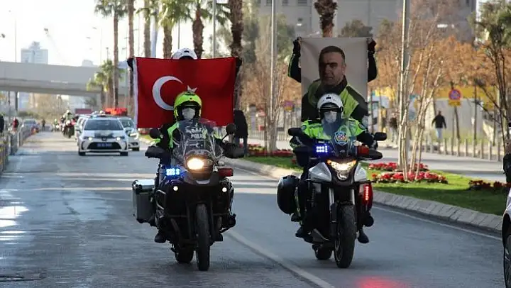 Şehit Fethi Sekin'in mesai arkadaşlarından kortej