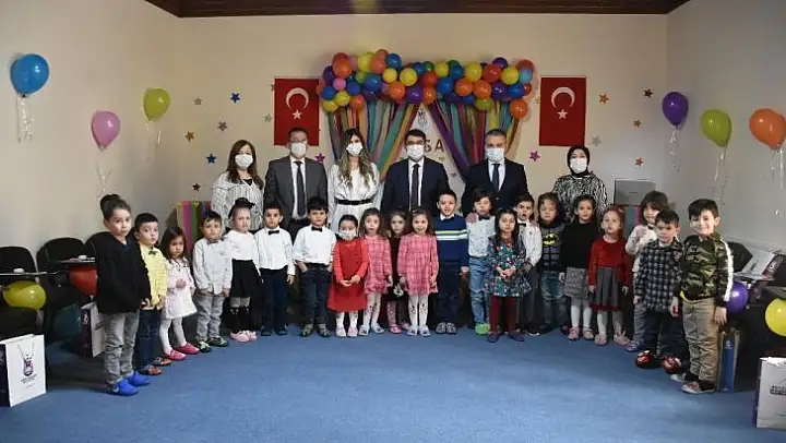 Şehzadeler'in minikleri karnelerini törenle aldı