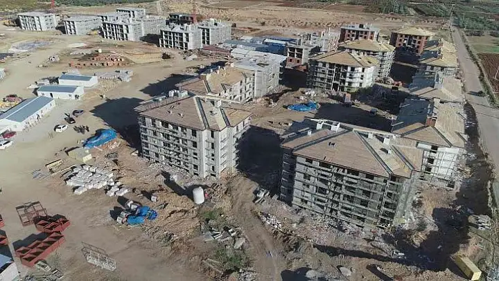 Şehzadeler TOKİ'nin yüzde 40'ı tamamlandı