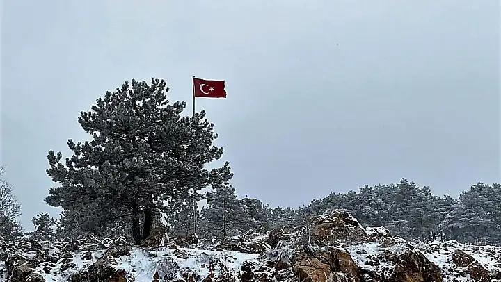 Sındırgı'da kar yağışı etkili oldu