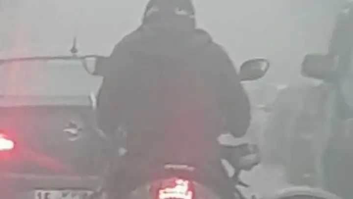 Sisli havada trafikte tehlike saçtı