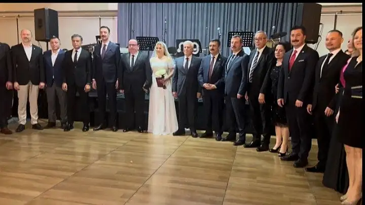 Siyaset ve iş dünyasını buluşturan cemiyet