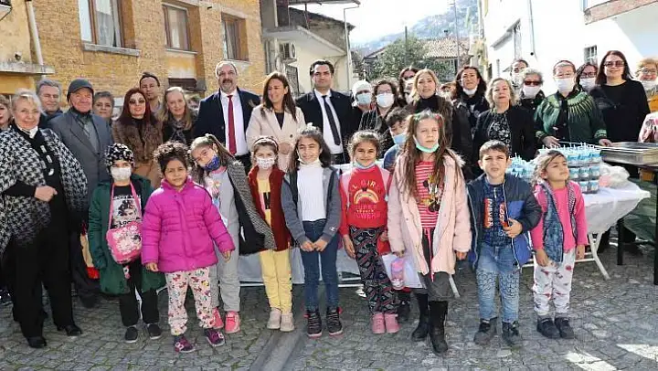 Söke Kent Konseyi Kadın Meclisi'nden 'Sevgi Aşı' etkinliği