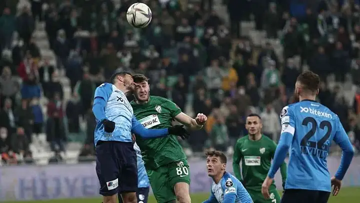 Spor Toto 1. Lig: Bursaspor: 0 - Büyükşehir Belediye Erzurumspor: 0 (İlk yarı sonucu)