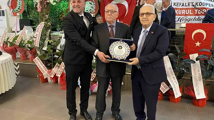 Süleyman Kalbur'a onursal başkanlık verildi