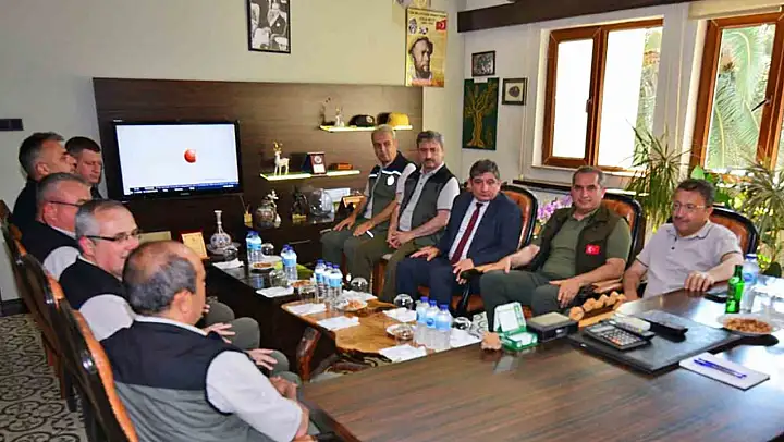 Tarım ve Orman Bakan Yardımcısı Dr. Veysel Tiryaki Edremit'i ziyaret etti
