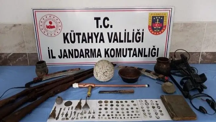 Tavşanlı'da tarihi eser operasyonu