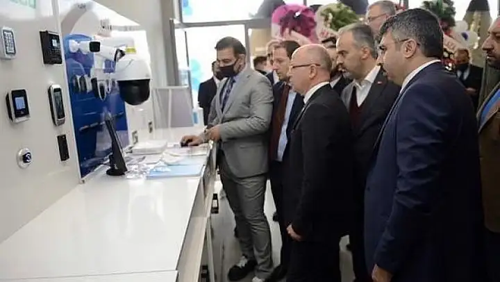 Teknoloji firmasını Başkan Alinur Aktaş açtı