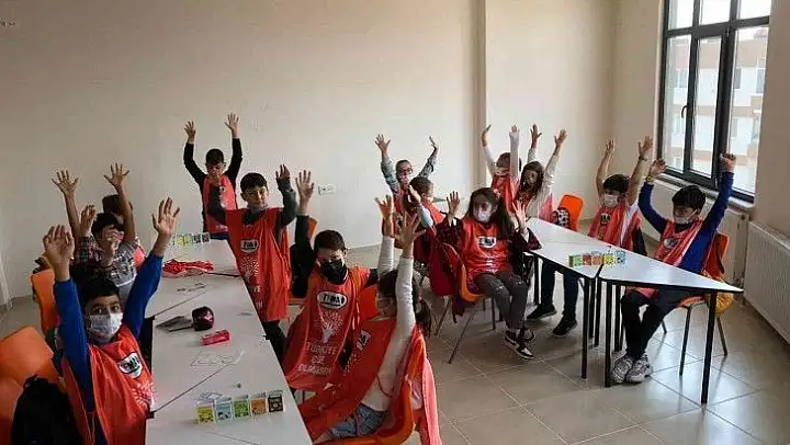 TEMA 100 öğrenciye doğa eğitimi verdi