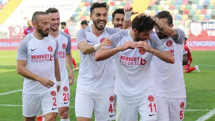 TFF 1. Lig: Altınordu: 0 - Ümraniyespor: 2
