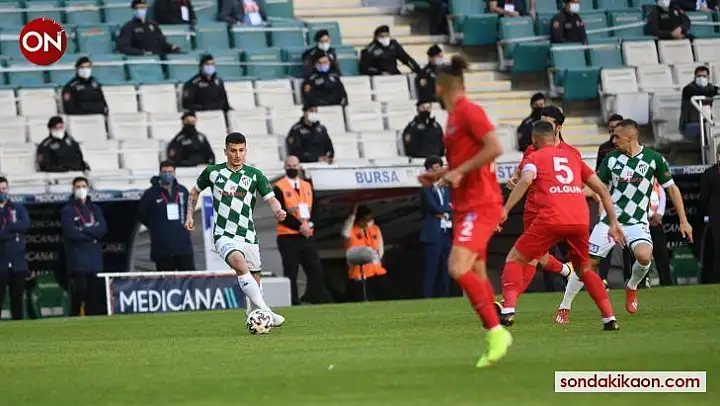 TFF 1. Lig: Bursaspor: 0 - Ankara Keçiörengücü: 2 (İlk yarı sonucu)