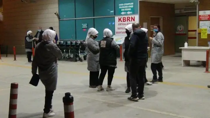 Tinerden zehirlenen 20 kadın işçi hastanelik oldu