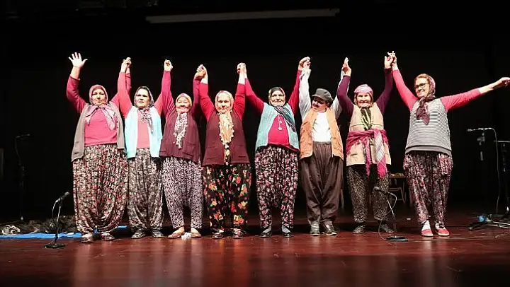 Tiyatro topluluğu iklim değişikliği ve küresel ısınmaya dikkat çekti