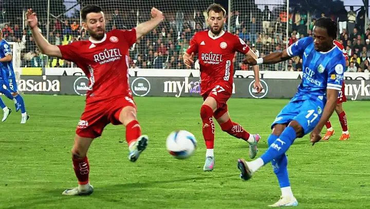 Trendyol Süper Lig: Bodrum FK: 0 - Antalyaspor: 0 (İlk yarı)