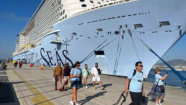 Tüm rotalar Bodrum'a çevrildi Bodrum'a denizden gelen turist sayısı 100 bini geçti