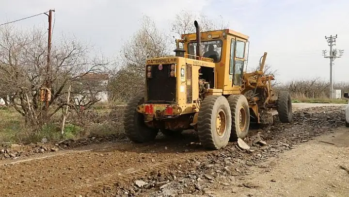 Turgutlu Belediyesi arazi yollarında asfalt hazırlık çalışmasına başladı