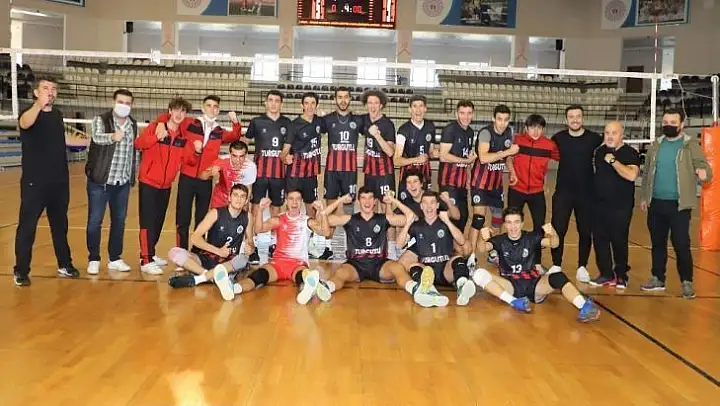 Turgutlu Belediyespor Erkek Voleybol Takımı Kütahya'dan galibiyetle döndü