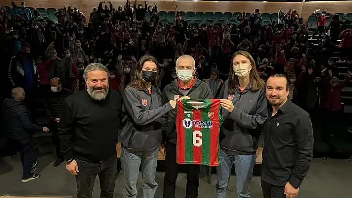 Turgutlu'da voleybol paneline büyük ilgi