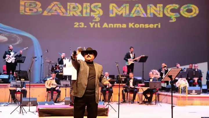Türk müziğinin efsane ismi şarkıları ile anıldı
