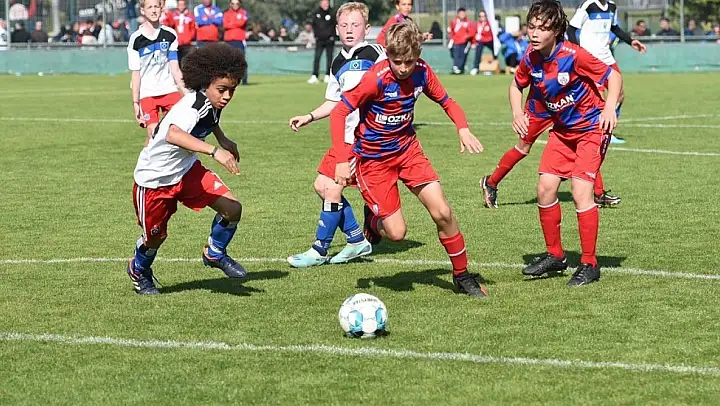 U12 İzmir Cup, tüm hızıyla devam ediyor