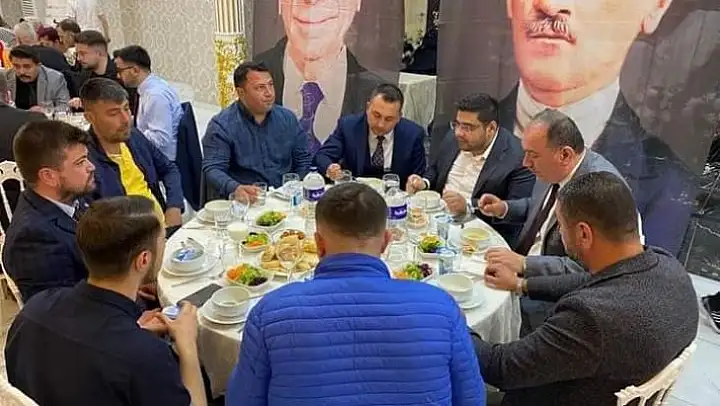Ülkü Ocakları Bandırma'da iftar yemeğinde  biraraya geldi.