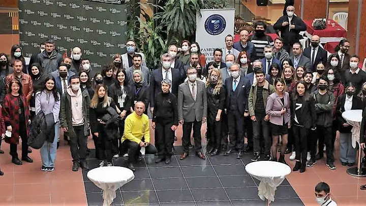 Üniversiteli gençler kariyerlerine yön veriyor