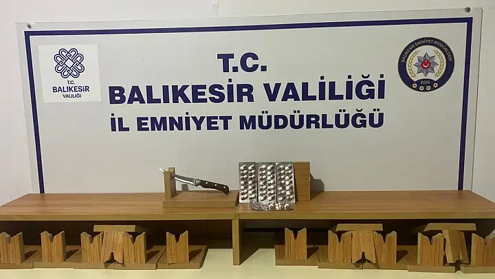 Üst aramasında 50 uyuşturucu, uyarıcı hap yakalandı