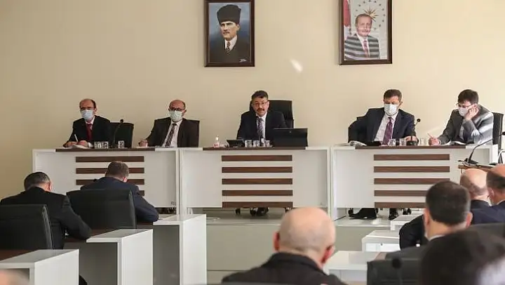 Vali Çelik: 'Hatırlatma dozu ile yayılımı önleyebiliriz'