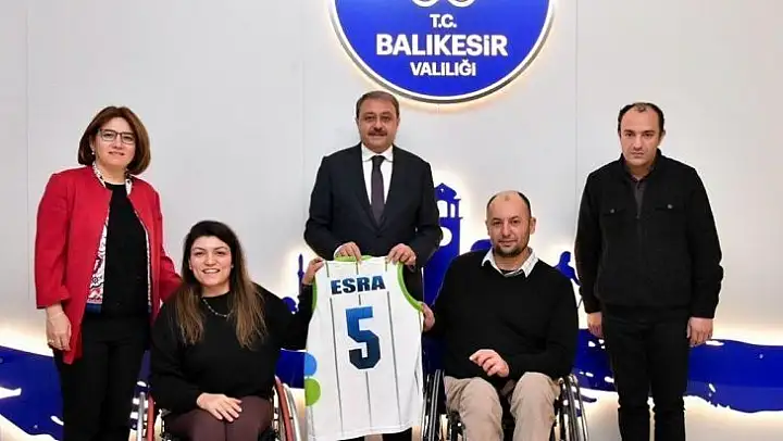 Vali Şıldak Engelli sporcuları makamında misafir etti