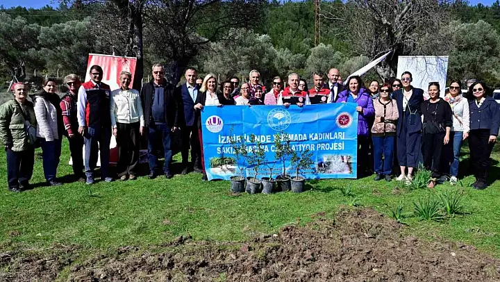 Yarımada kadınları sakız ağacına can katıyor