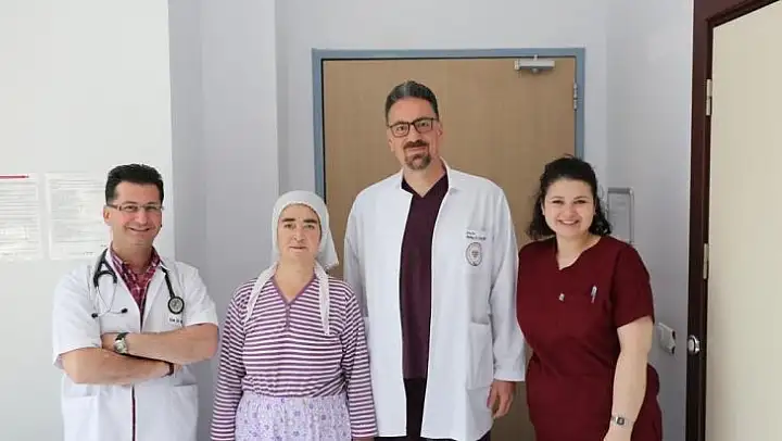 Yorgunluk ve iştahsızlık şikayetleri olan hastanın belinden 16 cm'lik kitle çıktı