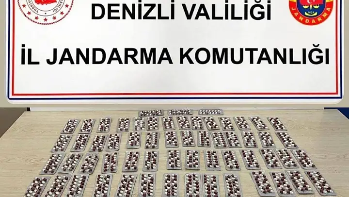 Yüklü miktarda uyuşturucuyla yakalanan 2 şüpheli tutuklandı