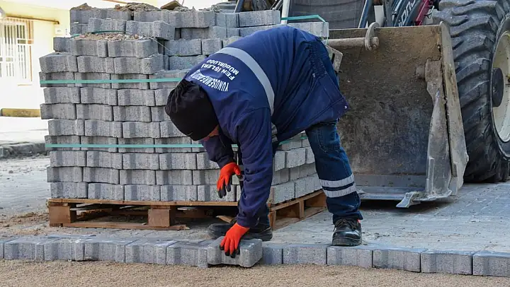 Yunusemre'de 3 mahallede hummalı çalışma