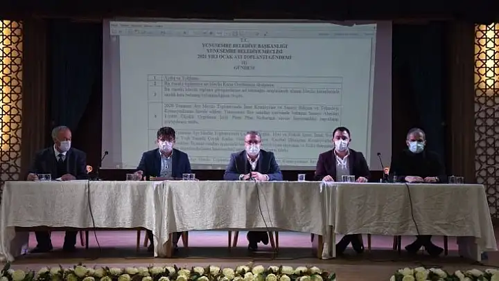 Yunusemre'de pandemide sıkıntı yaşayan esnafa destek