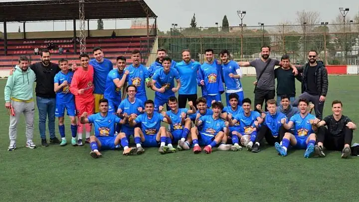 Yunusemre U18 takımı Manisa şampiyonu oldu