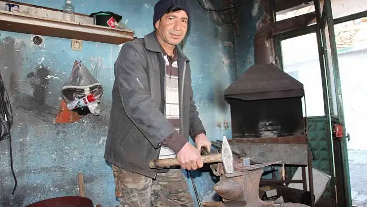 Zeytin ve zeytinyağı fiyatları artınca el yapımı tarım aletleri de kıymete bindi