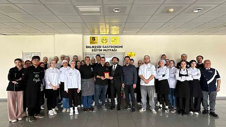 Sokak lezzetlerinden kokorecin sırlarını anlattı