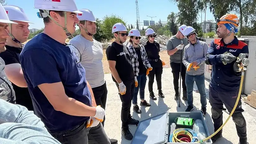 Aydın'da çevik kuvvet personeline deprem arama kurtarma eğitimi verildi