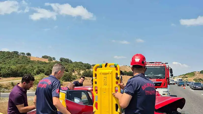 Balıkesir'de otoyolda zincirleme trafik kazası: 8 yaralı