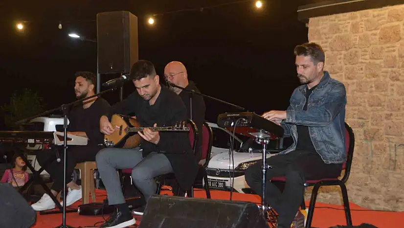 Gömeç'te 4. Ulubeyler Yağlı Pehlivan Güreşleri öncesi türkü gecesi