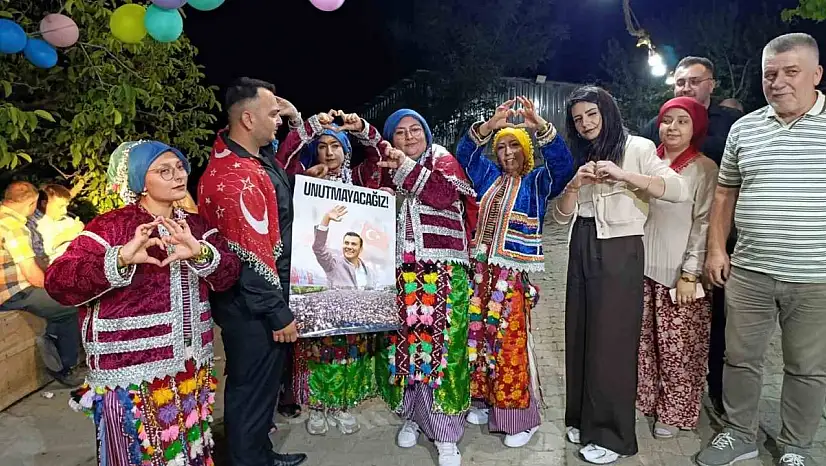 Gördes'te Yörüklerin geleneksel düğünü renkli görüntülere sahne oldu