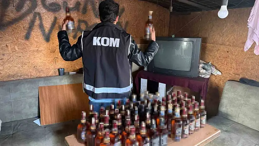 İzmir'de 6 buçuk milyon değerinde kaçak ürün ele geçirildi